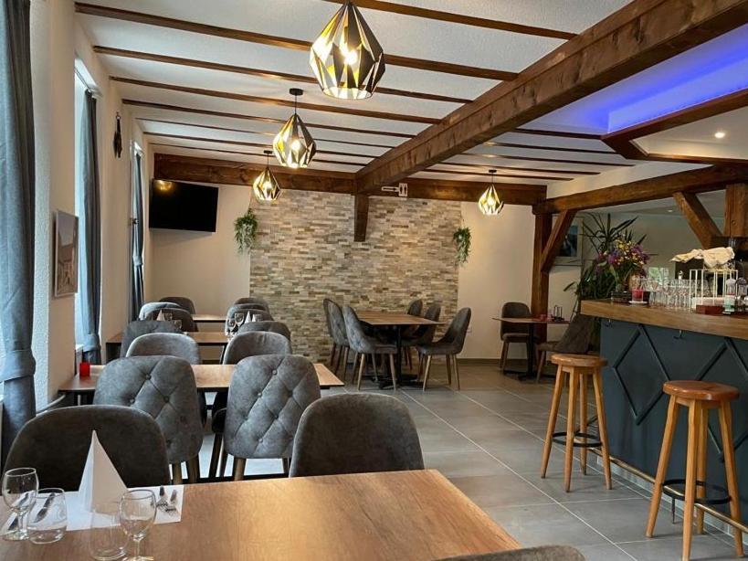 Hotel Restaurant Du Moulin Fleurier Экстерьер фото